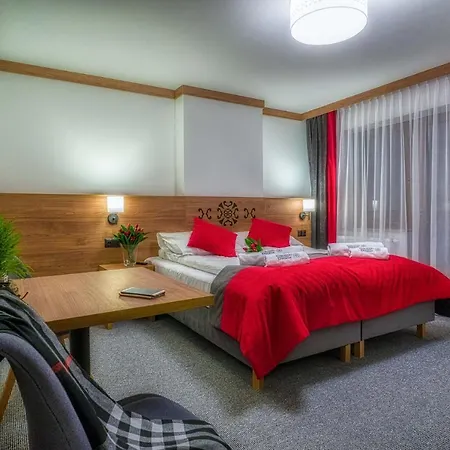 Goralski Dworek Bed & Breakfast 3*